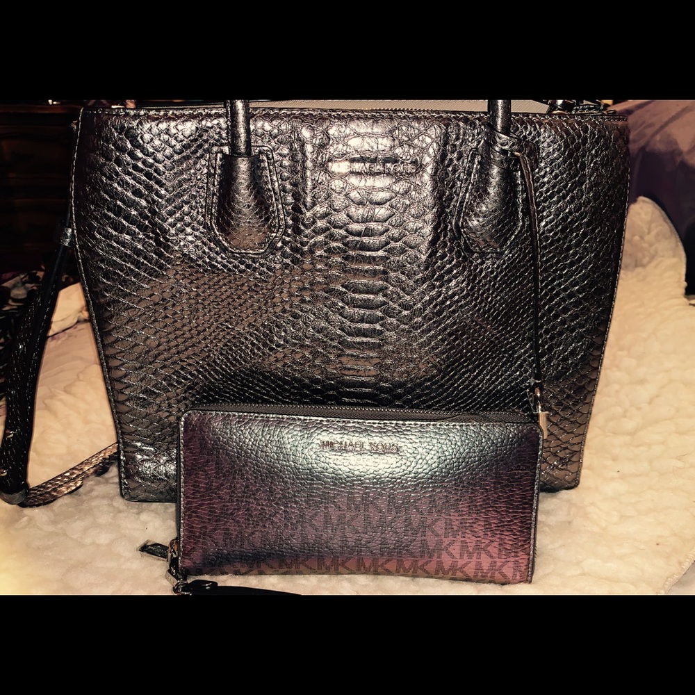 Michael Kors purse & wallet set